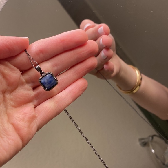 Adornia Zora Kvanite &
Champagne Diamond
Necklace - Picture 4 of 4